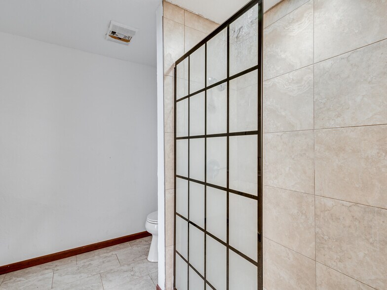 More Photos Of 3595 E State Highway 9, Norman Industrial For Sale