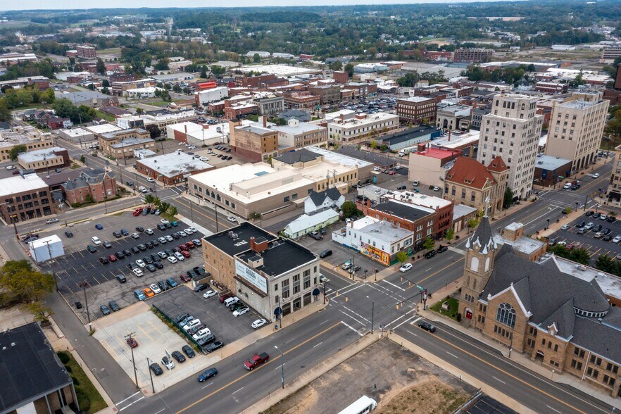 More Photos Of 68-70 W Park Ave, Mansfield Office For Lease