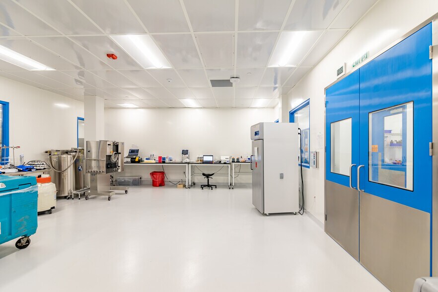 More Photos Of 727 Norristown Rd, Lower Gwynedd Research And Development For Lease