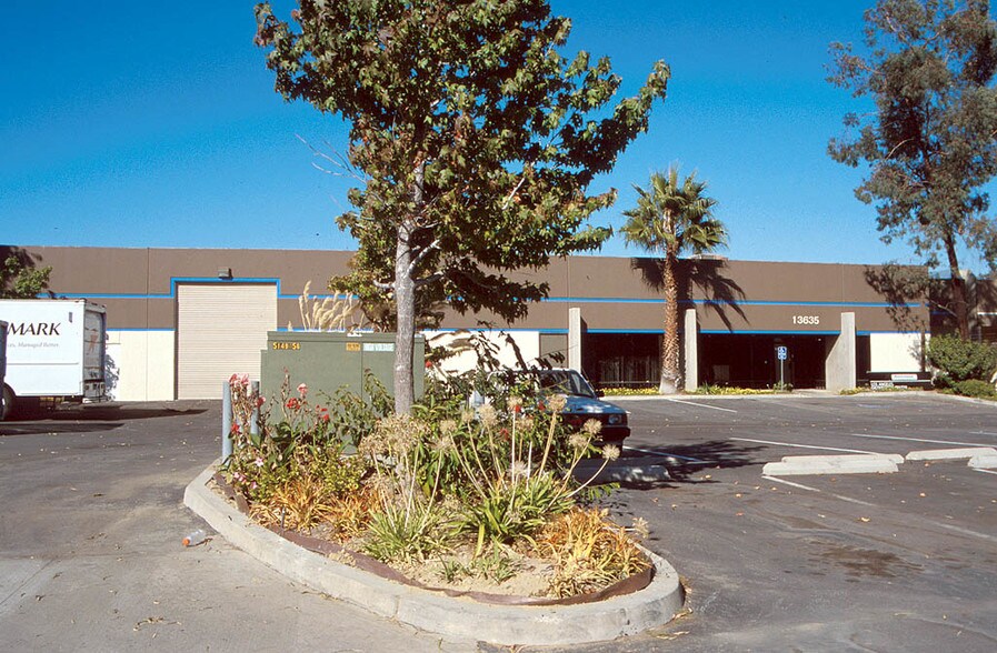 More Photos Of 13635 Gramercy Pl, Gardena Warehouse For Lease