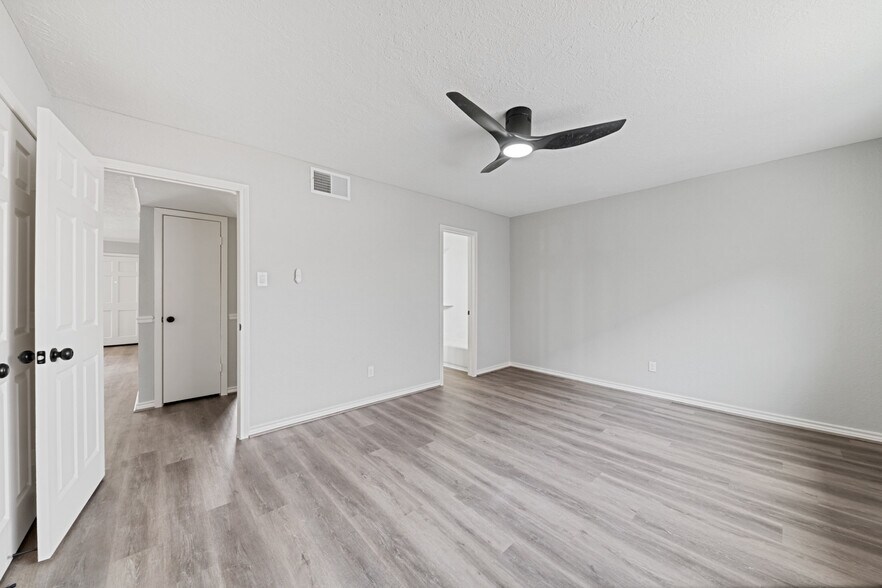 More Photos Of 2675-2689 Gessner Rd, Houston Apartments For Sale