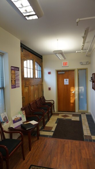 More Photos Of 235-237 Cypress St, Brookline Medical For Lease