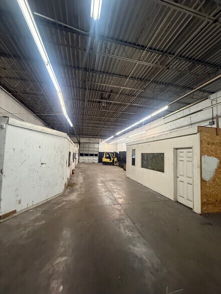 More Photos Of 2723 4th Ave S, Seattle Warehouse For Lease