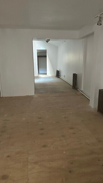 More Photos Of 112 W 17th St, New York Storefront Retail Office For Lease