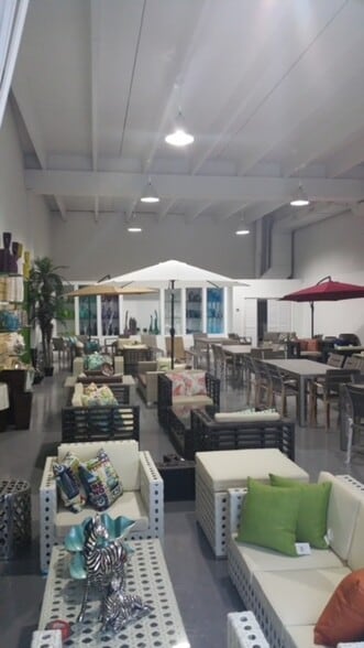 More Photos Of 7370-7384 NW 56th St, Miami Warehouse For Sale