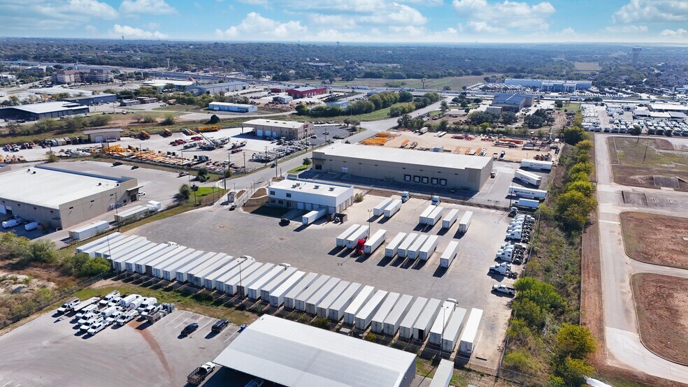 More Photos Of 16915 Alamo Pkwy, Selma Warehouse For Lease