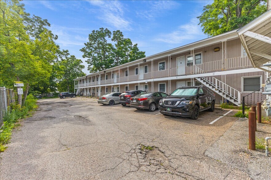 More Photos Of 61 Elmwood Ave, Burlington Multifamily For Sale