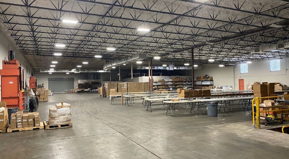 More Photos Of 1216 W Amelia St, Orlando Distribution For Lease