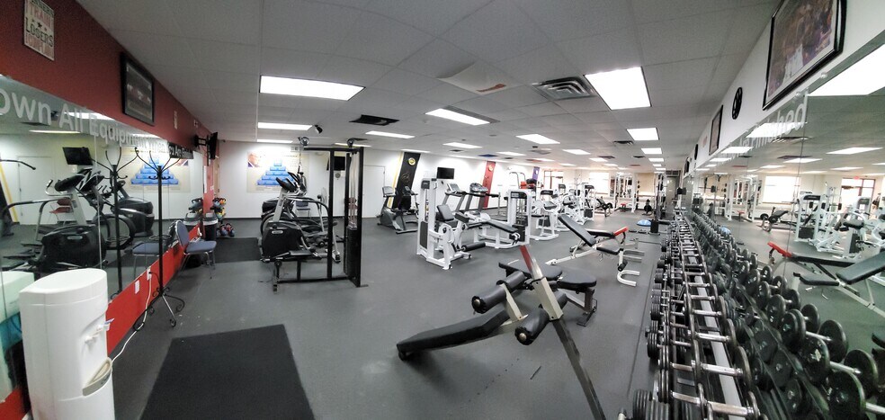 More Photos Of 7103 Chancellor Dr, Cedar Falls Office For Lease