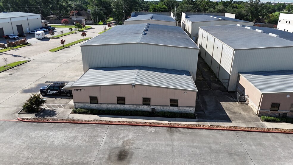 More Photos Of 6812 Bourgeois Rd, Houston Warehouse For Lease