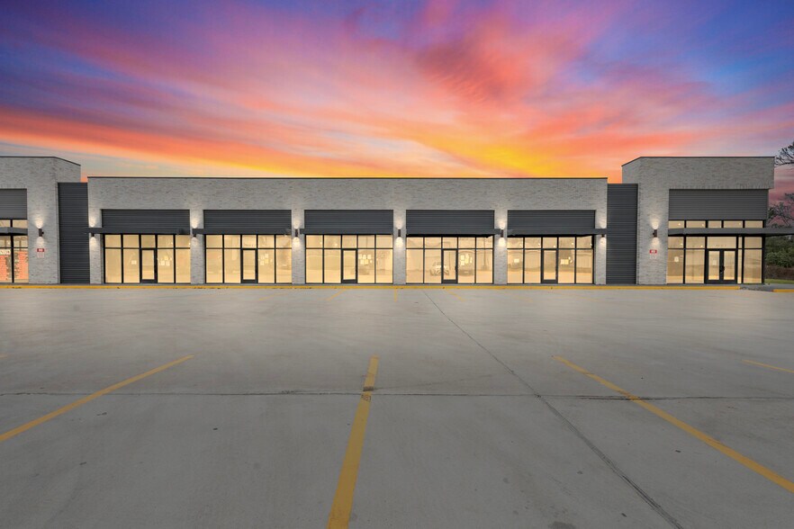 More Photos Of 7241 Lawndale St, Houston Storefront For Lease