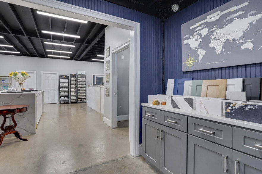 More Photos Of 1385 English St NW, Atlanta Warehouse For Sale