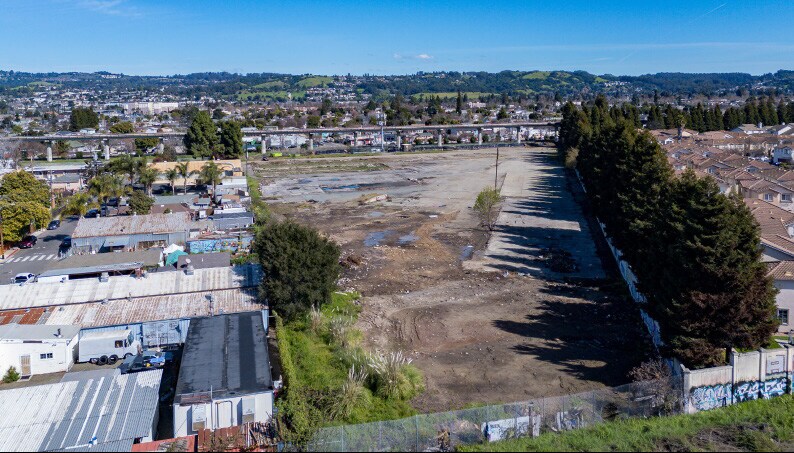 More Photos Of 10901 Russet St, Oakland Land For Sale