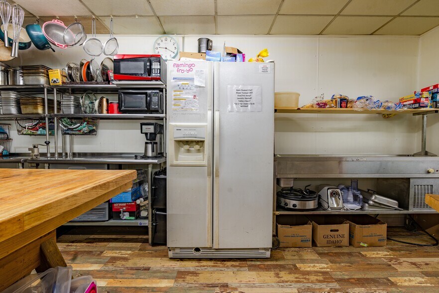 More Photos Of 105 N Main St, Hallettsville Restaurant For Sale