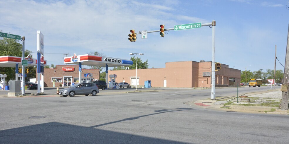 More Photos Of 813 W Old Ridge Rd, Hobart Freestanding For Lease