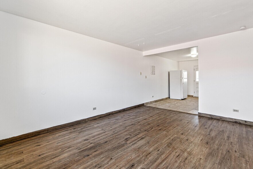 More Photos Of 5325 & 5335 W 4th Ave, Lakewood Apartments For Sale