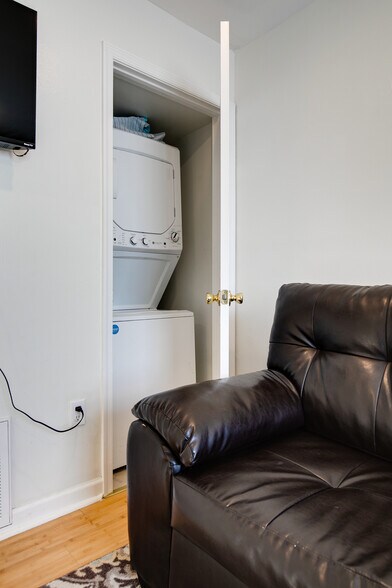 More Photos Of 2000 Lamb Ave, Richmond Apartments For Sale