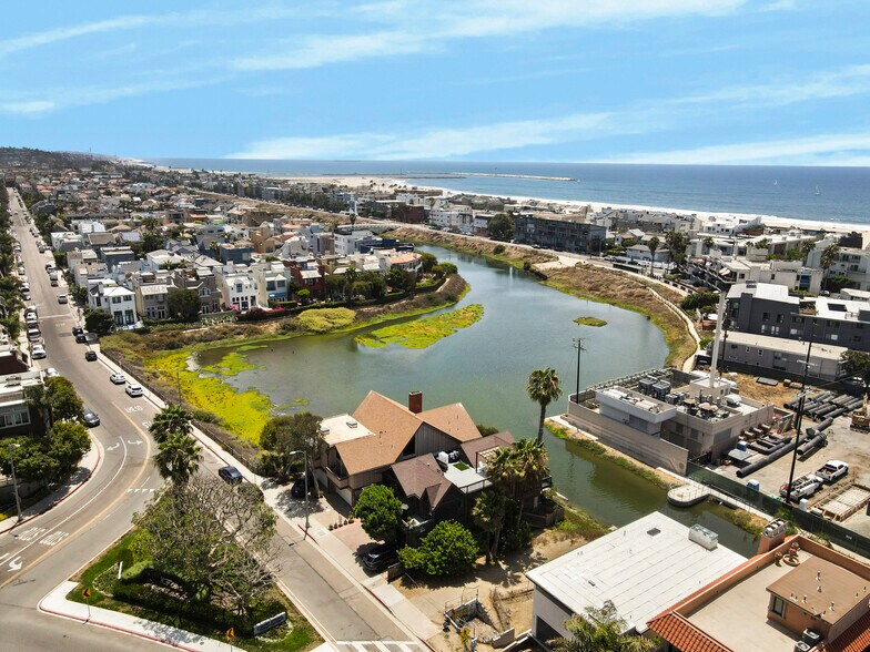 More Photos Of 3903-3905 Via Dolce, Marina del Rey, CA 90292 Via, Marina del Rey Apartments For Sale