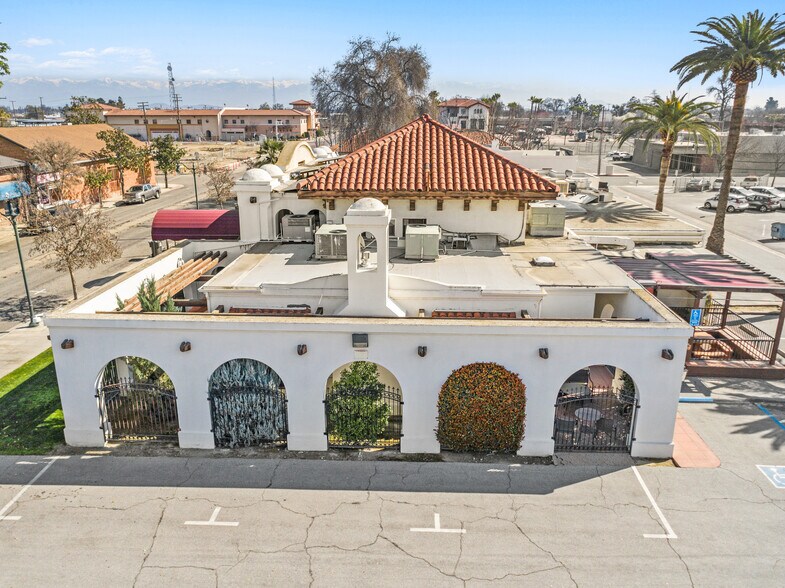 More Photos Of 207 E Oak Ave, Visalia Restaurant For Sale