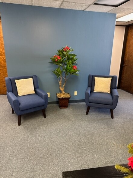 More Photos Of 200 New Stine Rd, Bakersfield Office For Lease