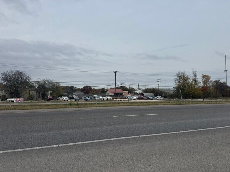 More Photos Of 6505 Highway 79, Hutto Auto Dealership For Sale