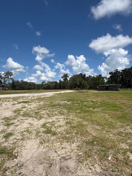 More Photos Of 5305 hwy 640, Lithia Land For Lease