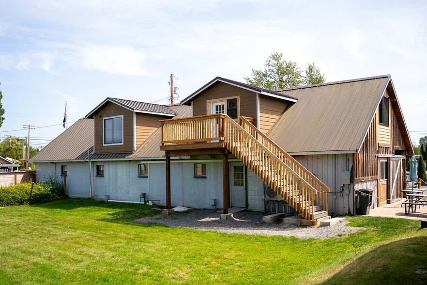 More Photos Of 14965 W Bow Hill Rd, Bow General Retail For Sale