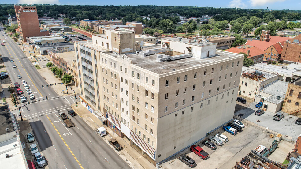 Primary Photo Of 121 S Broadway Ave, Tyler Office For Lease