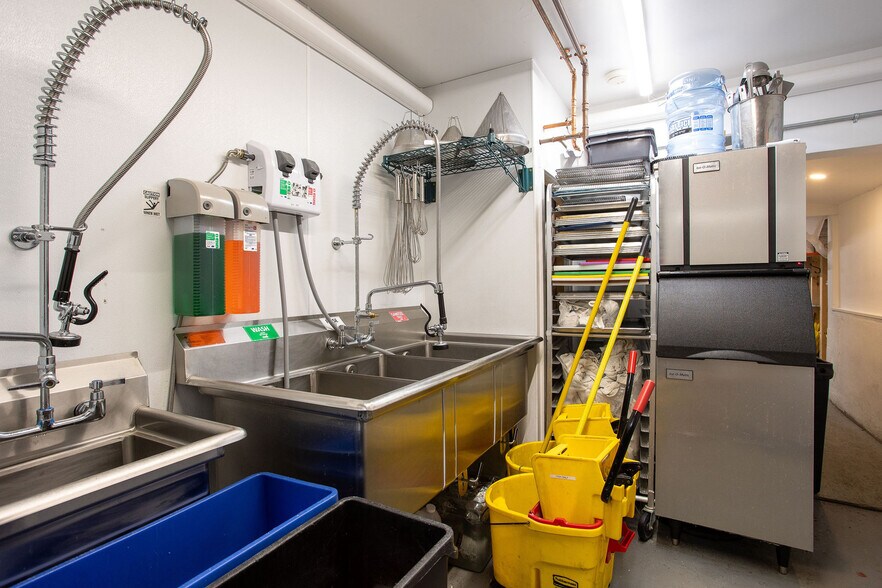 More Photos Of 264 Hillsdale Rd, Egremont Sports And Entertainment For Sale