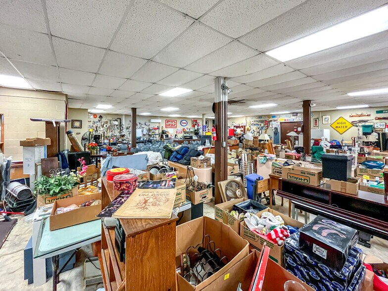More Photos Of 102 Nash st, Spring Hope General Retail For Sale