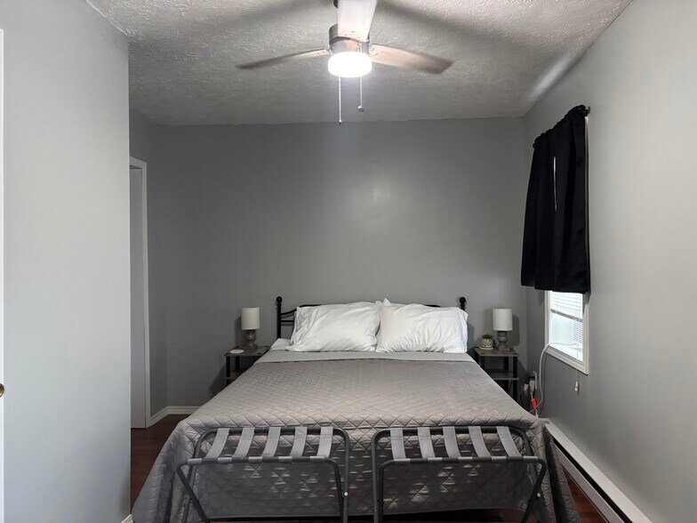 More Photos Of 206 W Main St, Mc Arthur Flex For Sale