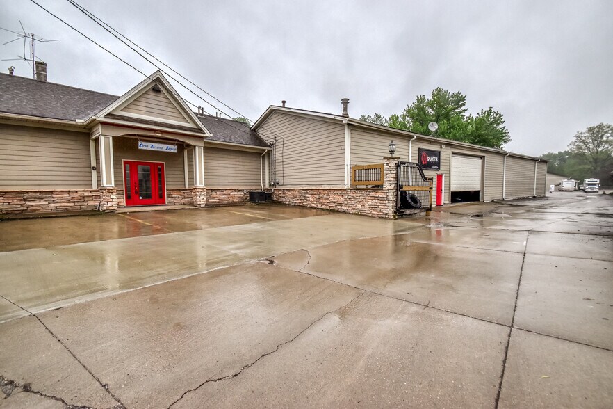 More Photos Of 4199 Main St, Perry Flex For Sale