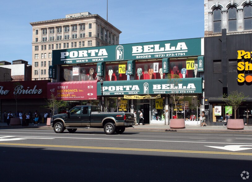 More Photos Of 813 Broad St, Newark Storefront For Lease