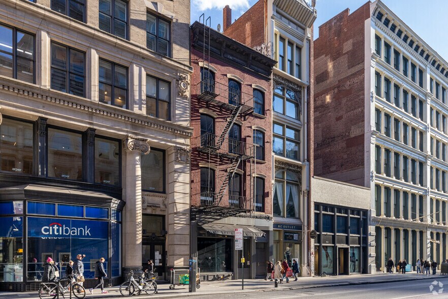 More Photos Of 474 Broadway, New York Storefront Retail Office For Lease