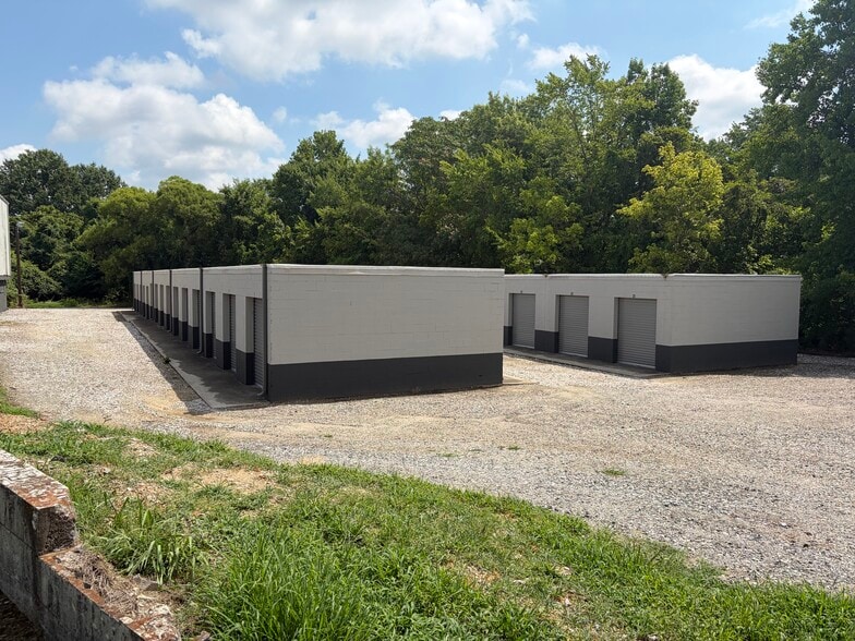 More Photos Of 614 Broome Rd, Greensboro Warehouse For Lease