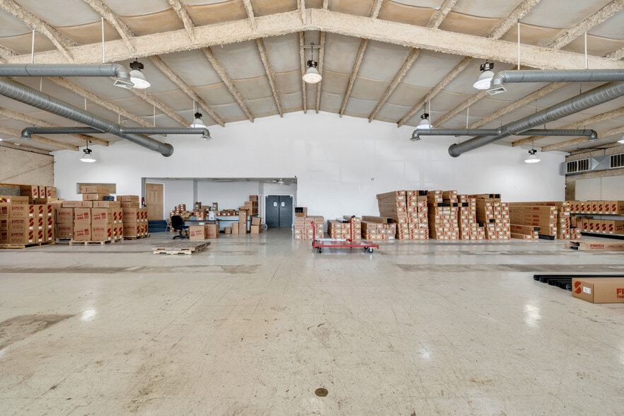 More Photos Of 25 Woodbury Hwy, Manchester Freestanding For Lease