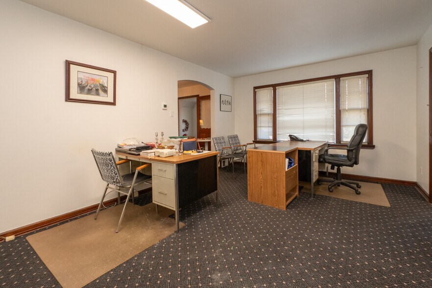 More Photos Of 214 S Main St, Milltown Office For Lease