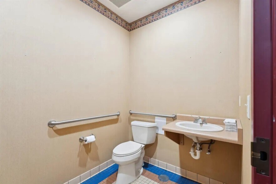 More Photos Of 180 Knights Way, Fond Du Lac Medical For Sale