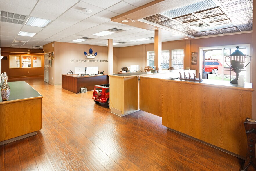 More Photos Of 1227 Bridge St, Yuba City Office For Sale