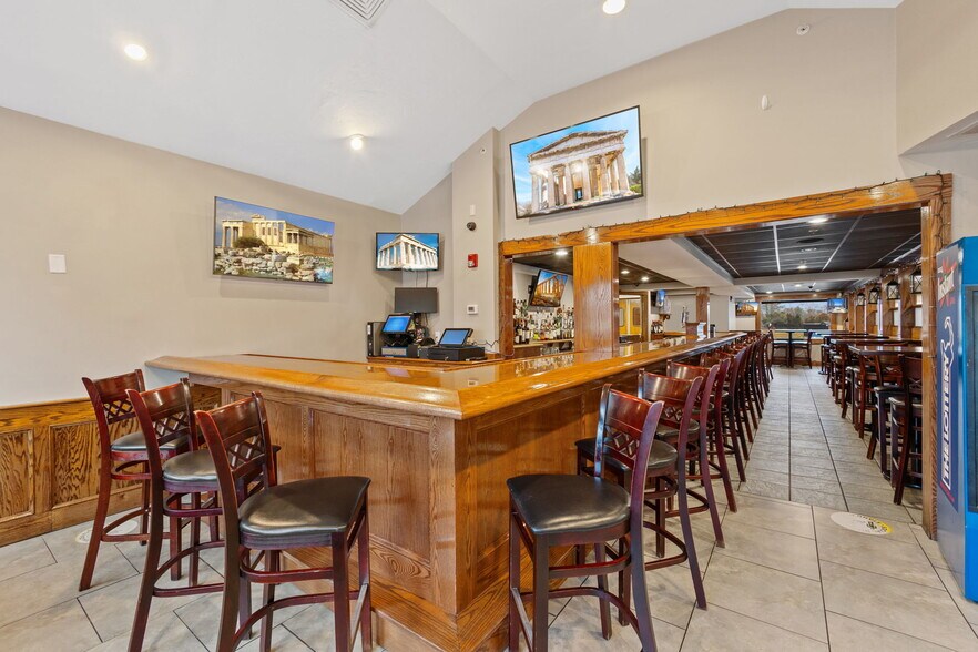 More Photos Of 275 N Main St, West Bridgewater Restaurant For Sale