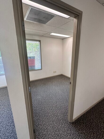 More Photos Of 3701 SE Milwaukie Ave, Portland Medical For Lease