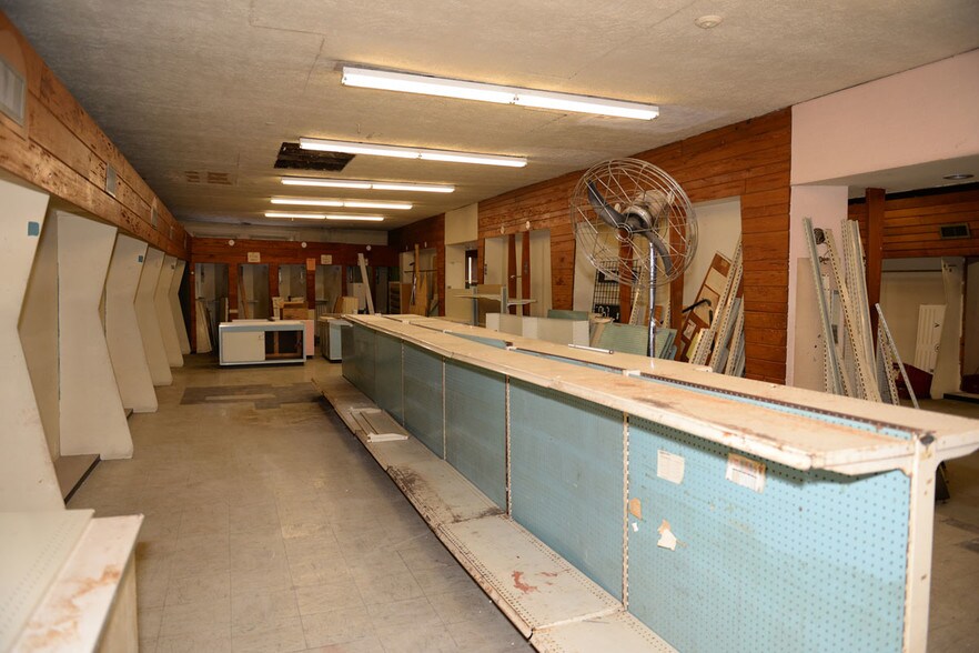 More Photos Of 975 Broadway St, Buffalo General Retail For Sale