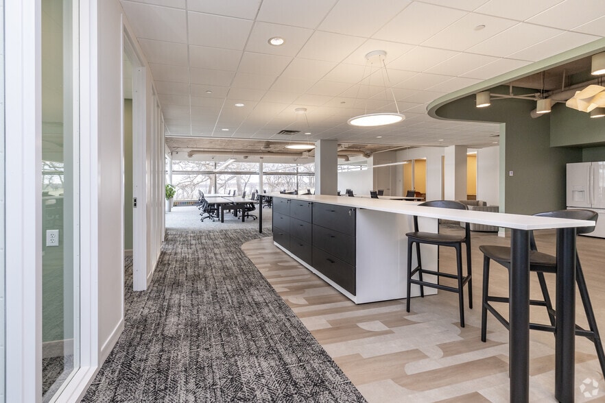 More Photos Of 3033 Excelsior Blvd, Minneapolis Medical For Lease