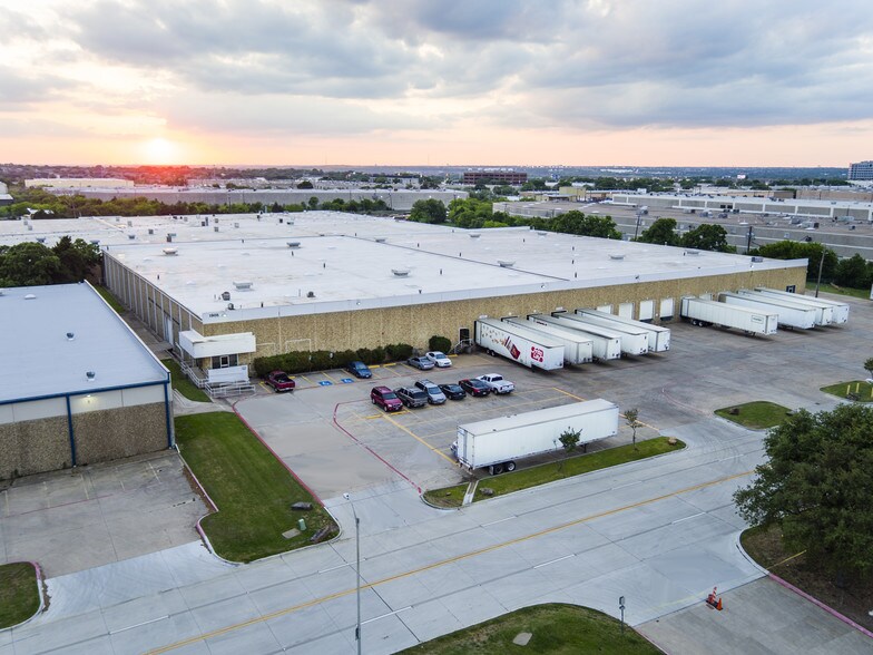 More Photos Of 1905 110th St, Grand Prairie Distribution For Lease