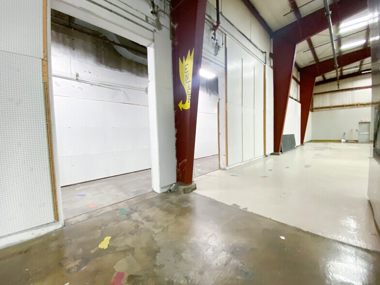 More Photos Of 11080 Irma Dr, Northglenn Manufacturing For Lease