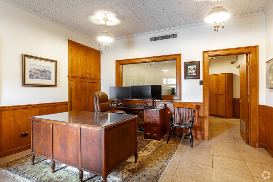 More Photos Of 2521 Cedar Springs Rd, Dallas Office For Lease