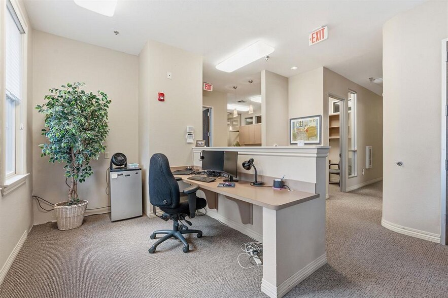 More Photos Of 5900 Southwest Pky, Austin Medical For Sale