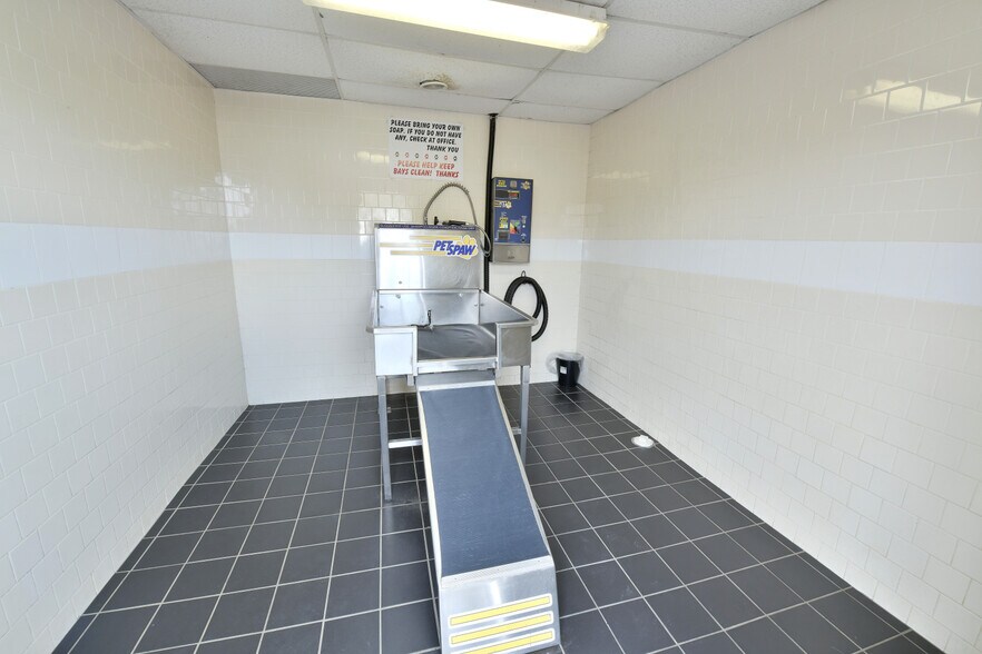 More Photos Of 2455 Maysville Pike, Zanesville Carwash For Sale