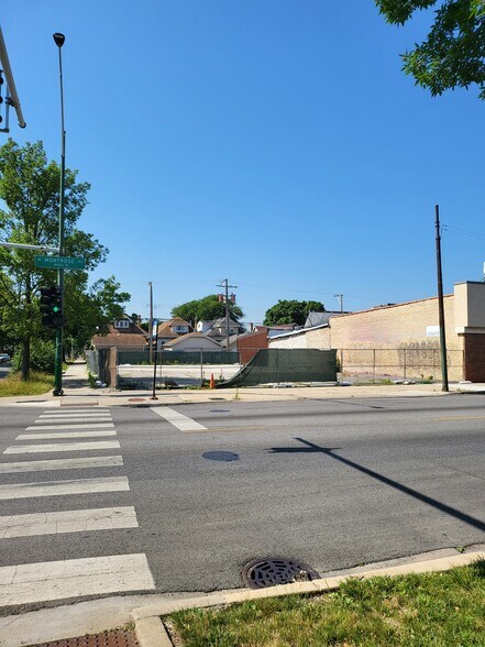 More Photos Of 5401-5405 Montrose, Chicago Land For Sale