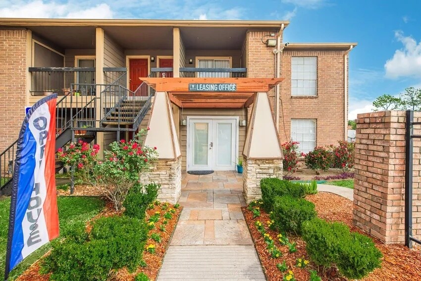 More Photos Of 9402 Synott Rd, Houston Apartments For Sale